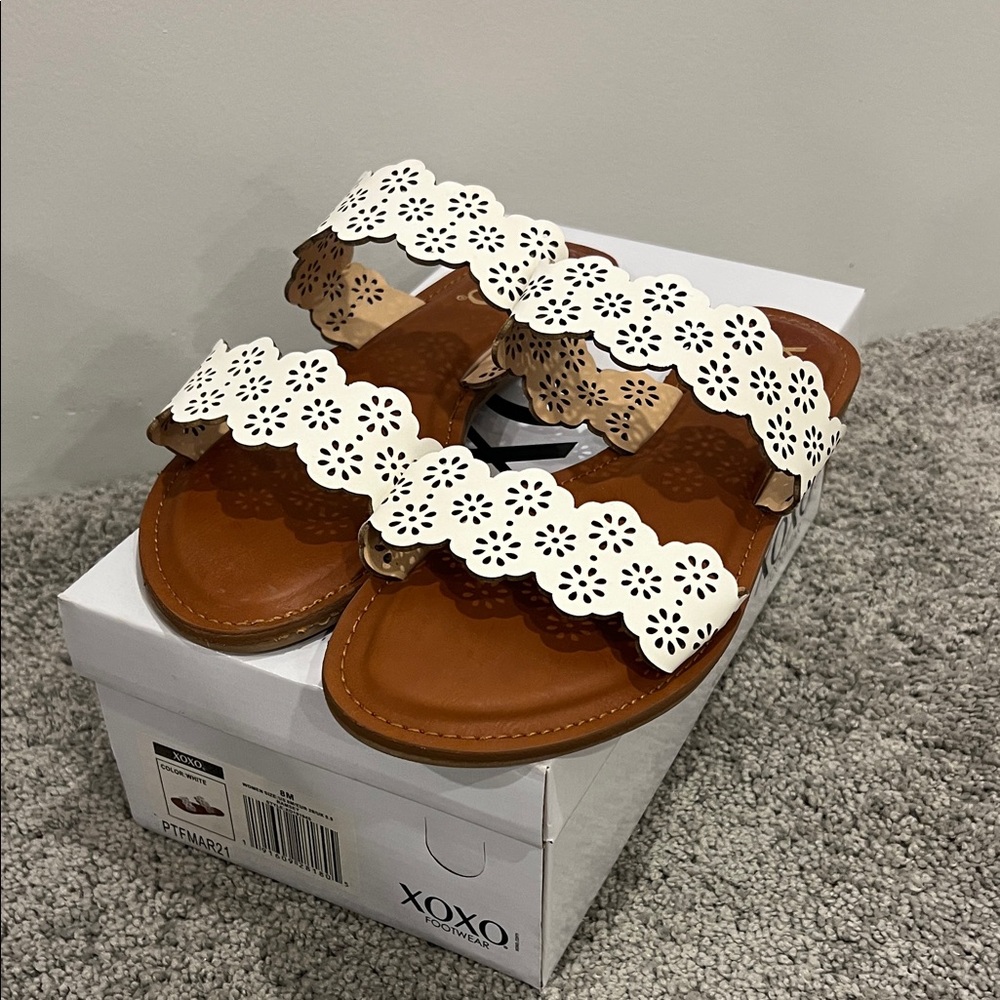 XOXO Ivory Floral Cutout Sandals size 8
